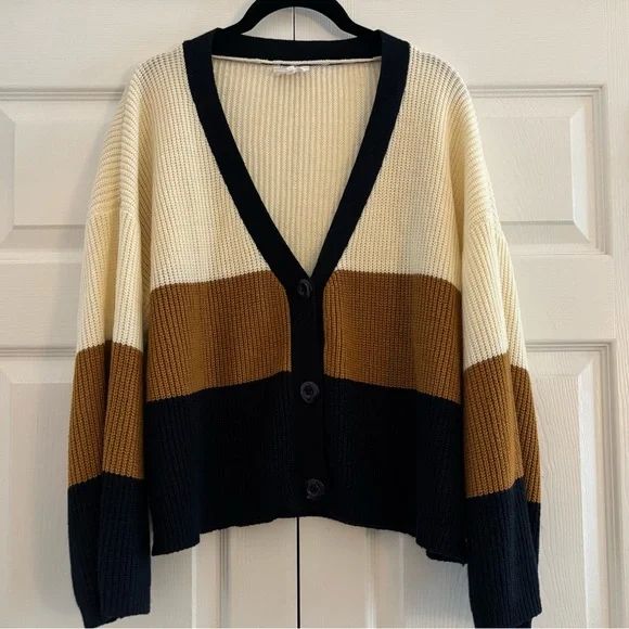 Color Block Knit Cardigan With Navy Blue buttons - Picture 2 of 5